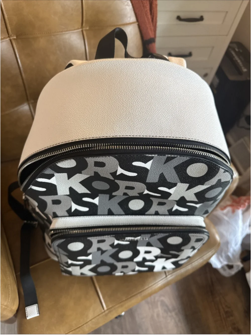 Authentic Michael Kors Leather Backpack Xlarge Black And White. Unisex. Gorgeous